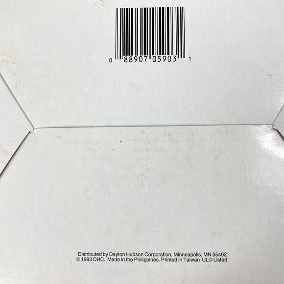 Bedford Falls Train Station Illuminated Hand painted indoor Christmas display - Picture 9 of 9